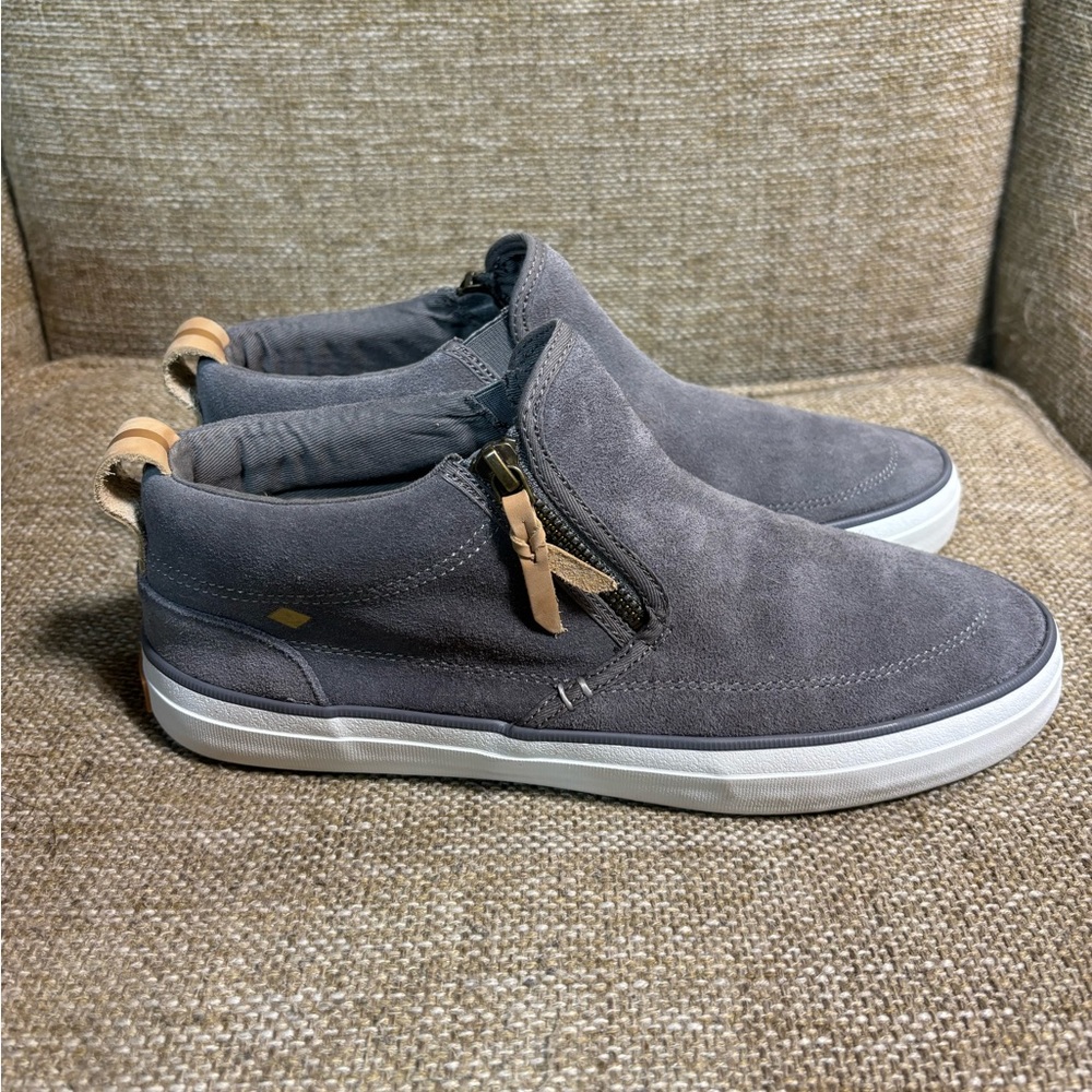 Sperry sneakers size 10